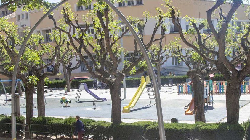 Vista de la plaça del Pare Carles Perelló, que es remodelarà
