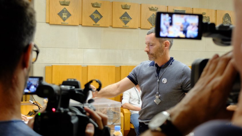 Gerard Balcells durant la votació per escollir el nou president del Consell Comarcal