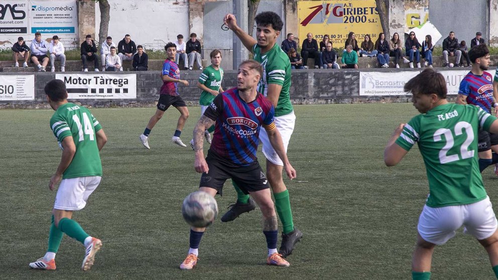 El Tàrrega guanya però no evita el descens