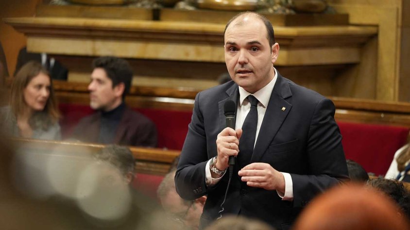 El conseller de la Presidència, Albert Dalmau, durant el ple