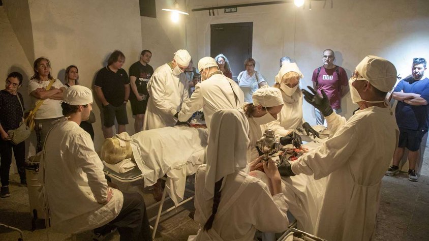 Recreació del quiròfan de l’hospital militar