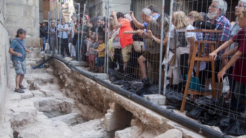 Visita guiada a l'excavació a la plaça Major de Tàrrega a la recerca d'indicis del temple romànic
