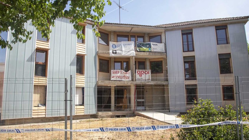 Vista actual de l’antiga caserna de la Guàrdia Civil d’Agramunt