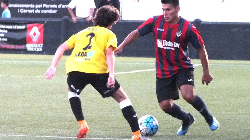 Imatge de l'enfrontament entre el Tàrrega i el Lleida Esportiu Juvenil