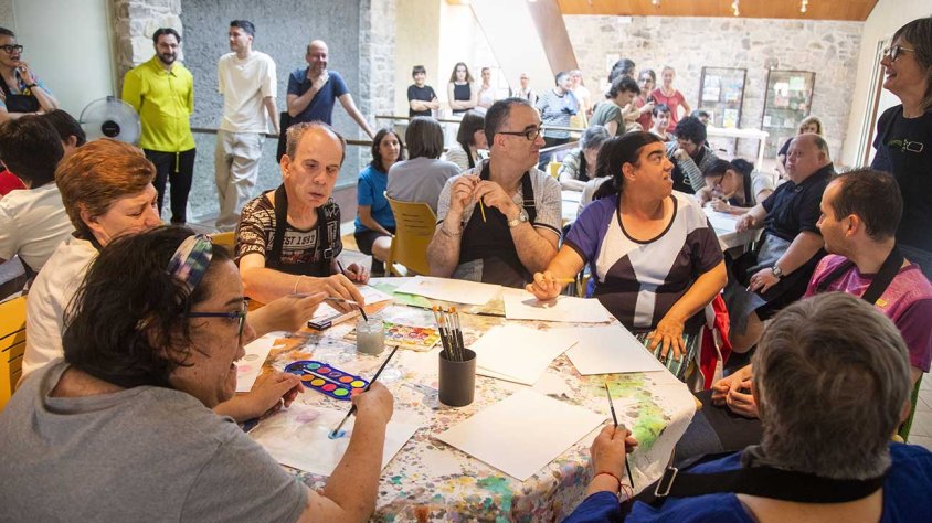 En la presentació del projecte els assistents van poder crear les seves obres