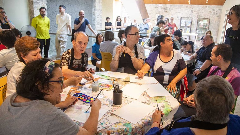 Alba impulsa La Divergent per donar visibilitat al talent artístic dels seus usuaris