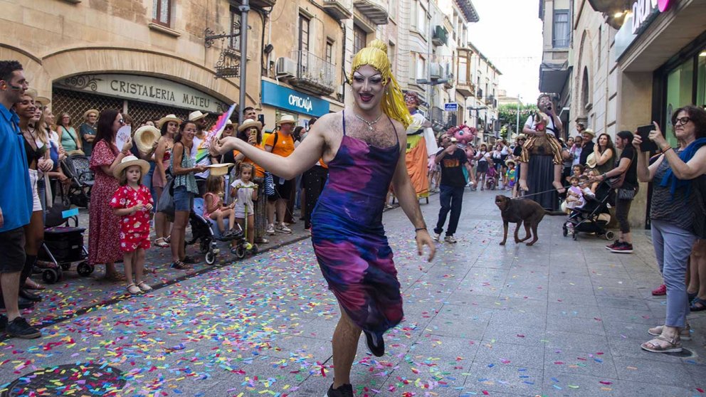 Els carrers de Tàrrega s’omplen d’orgull i diversitat