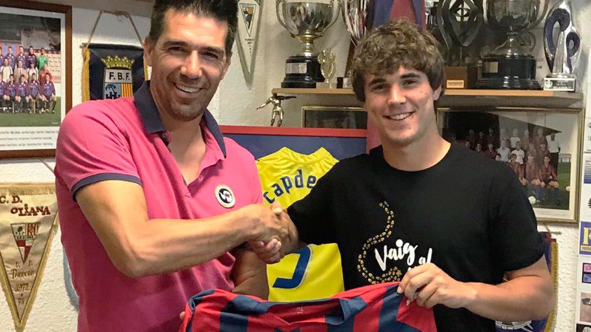 Boté i Martínez en fer oficial la cessió del jugador