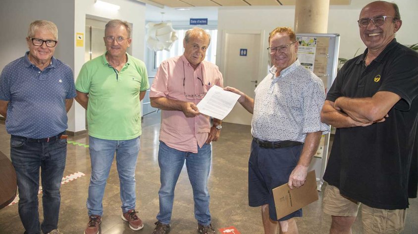 Representants del sindicat entreguen una carta al responsable d'Agricultura a l'Urgell