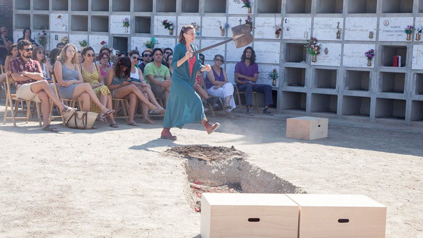 La companyia Chroma Teatre va oferir un assaig obert de l'espectacle el passat 29 de juliol, quan va saltar la polèmica