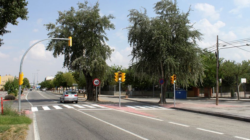 Imatge de la C-14 al seu pas per Tàrrega