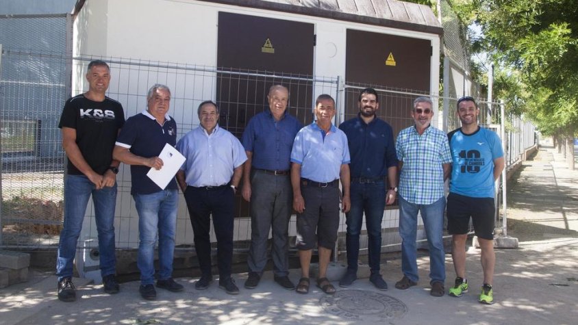 Veïns amb Pijuan i representants d'Endesa i Generalitat