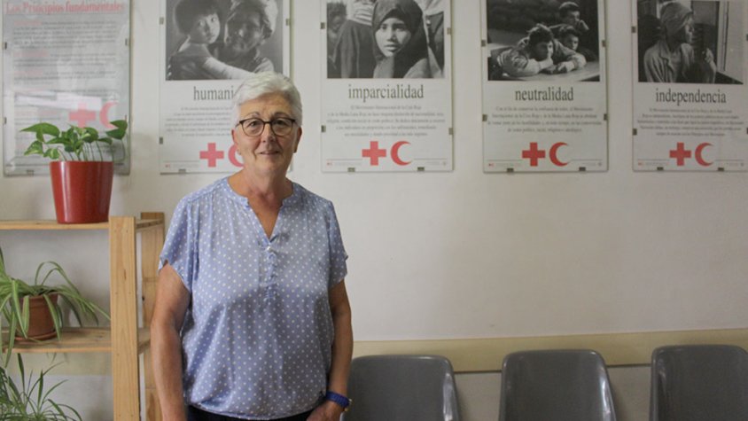 Josefina Bernades a la seu de Creu Roja Urgell